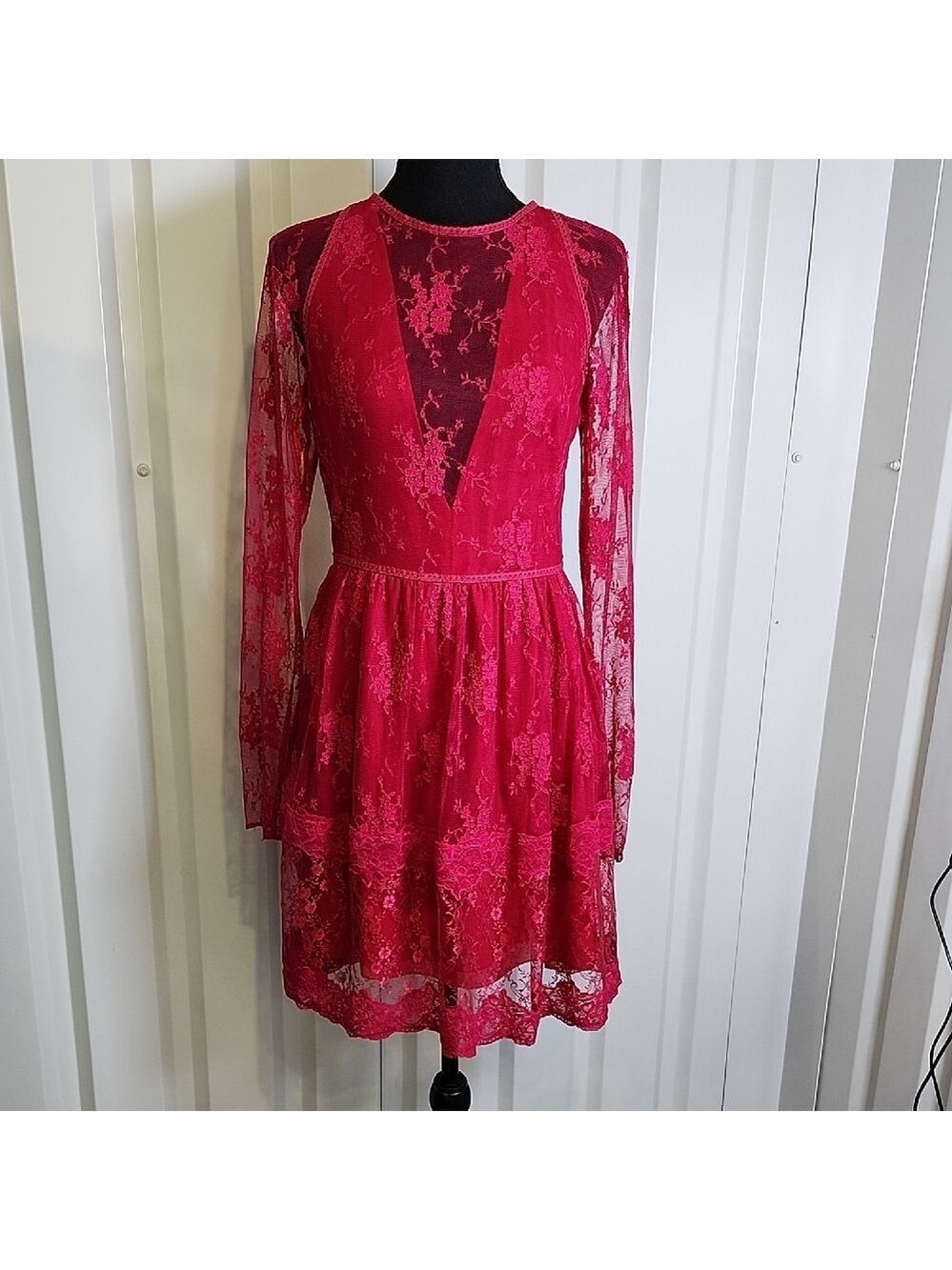Monique Lhuillier Vibrant Pink Lace Mini Dress Size 6